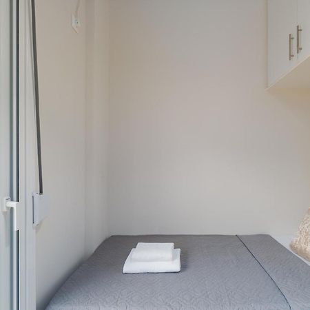 New Center Apartment Near Metro Athens Luaran gambar