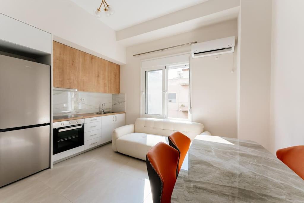 New Center Apartment Near Metro Athens Luaran gambar