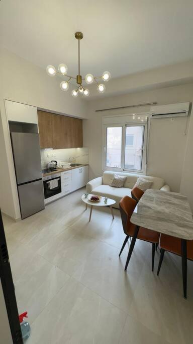 New Center Apartment Near Metro Athens Luaran gambar