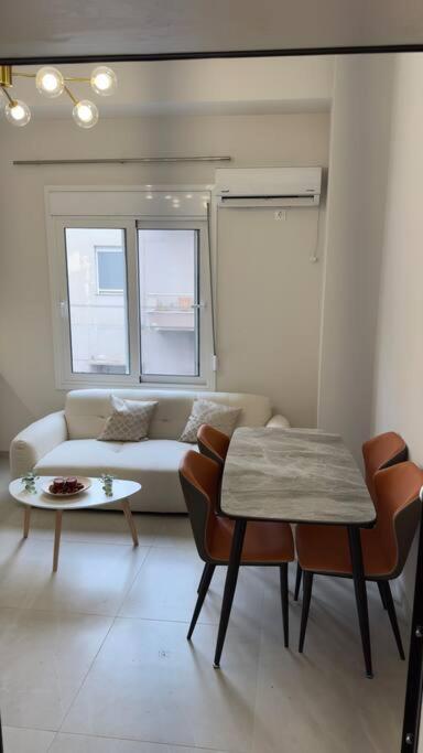 New Center Apartment Near Metro Athens Luaran gambar