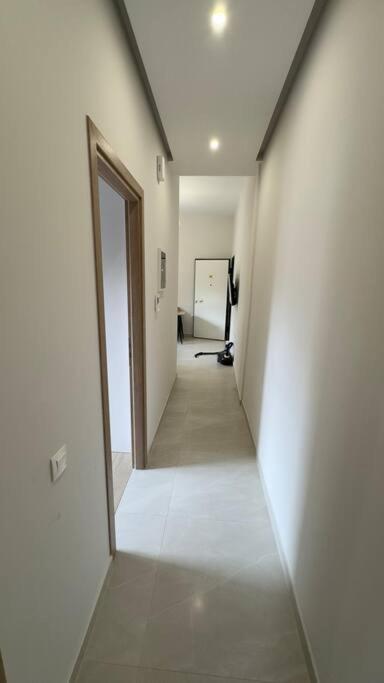 New Center Apartment Near Metro Athens Luaran gambar