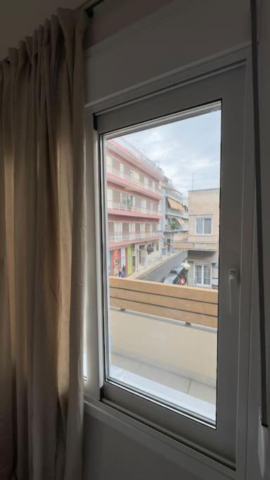 New Center Apartment Near Metro Athens Luaran gambar