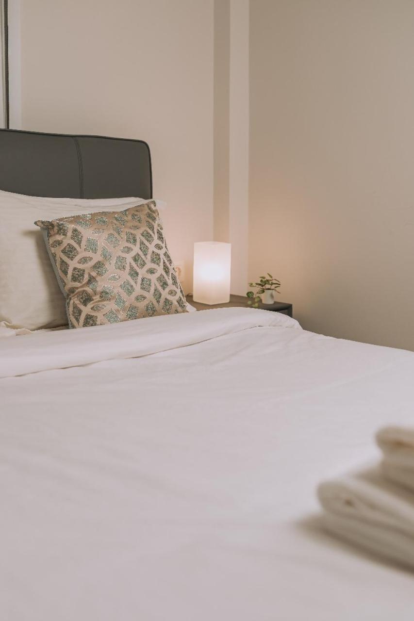 New Center Apartment Near Metro Athens Luaran gambar