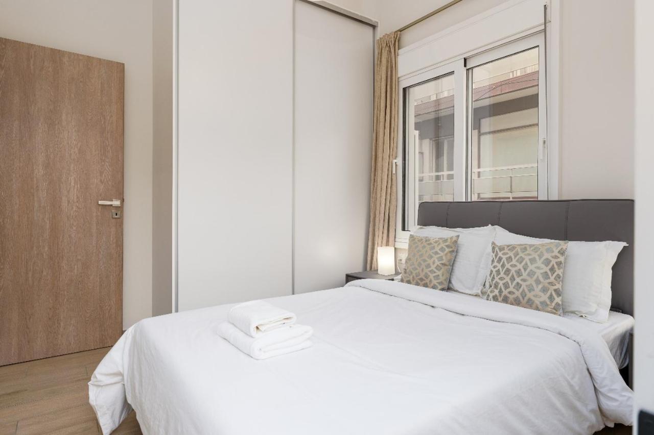 New Center Apartment Near Metro Athens Luaran gambar