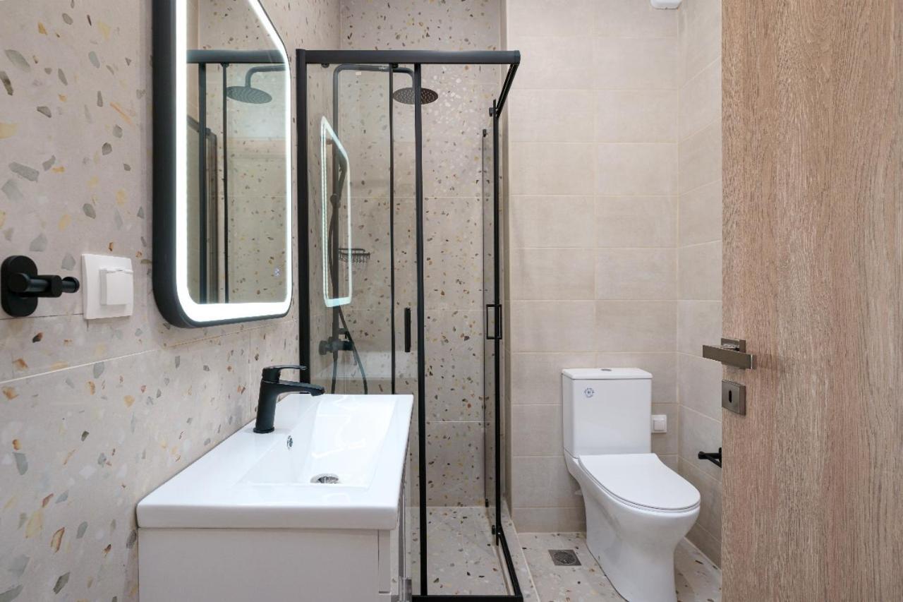 New Center Apartment Near Metro Athens Luaran gambar