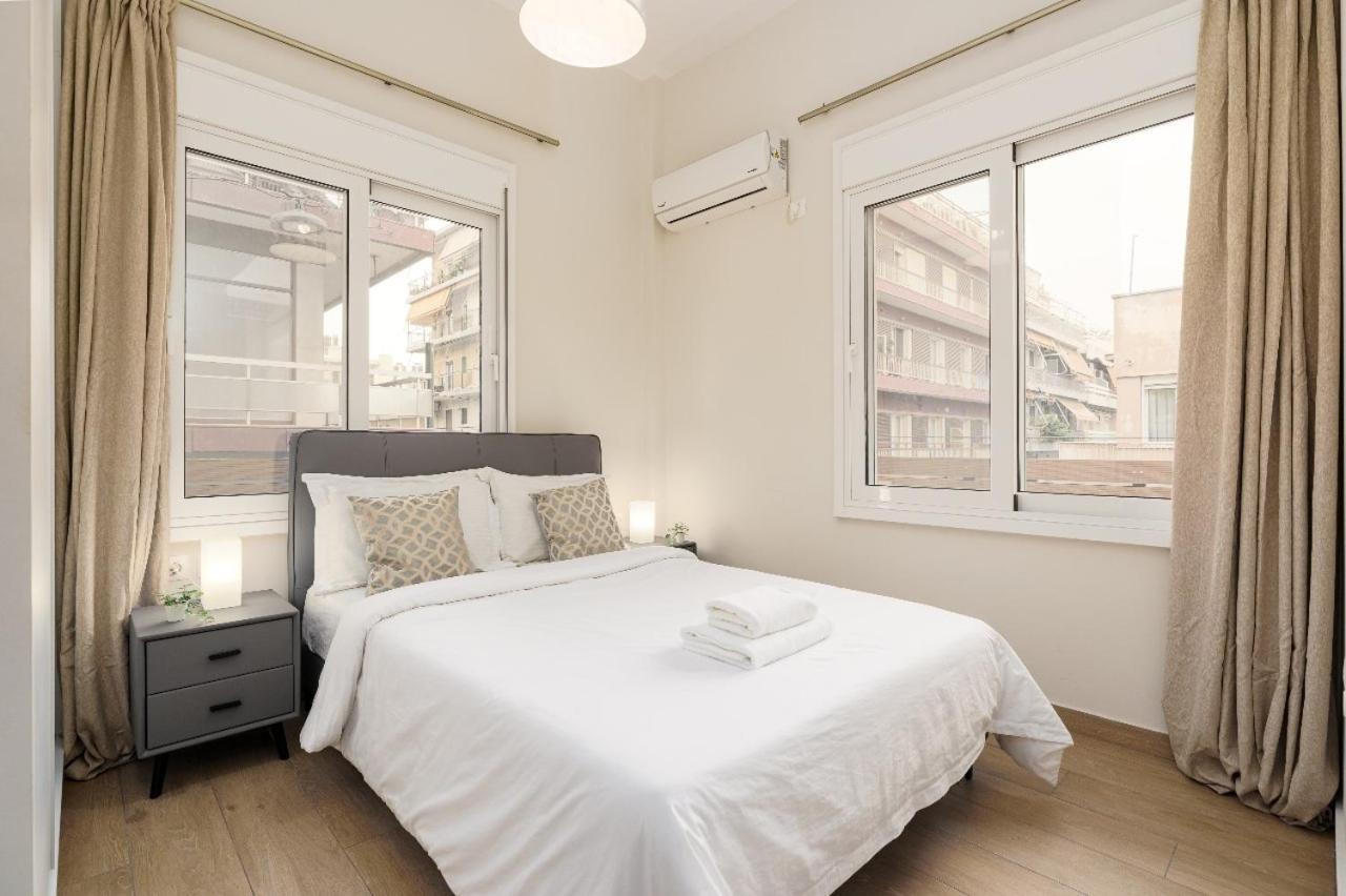 New Center Apartment Near Metro Athens Luaran gambar
